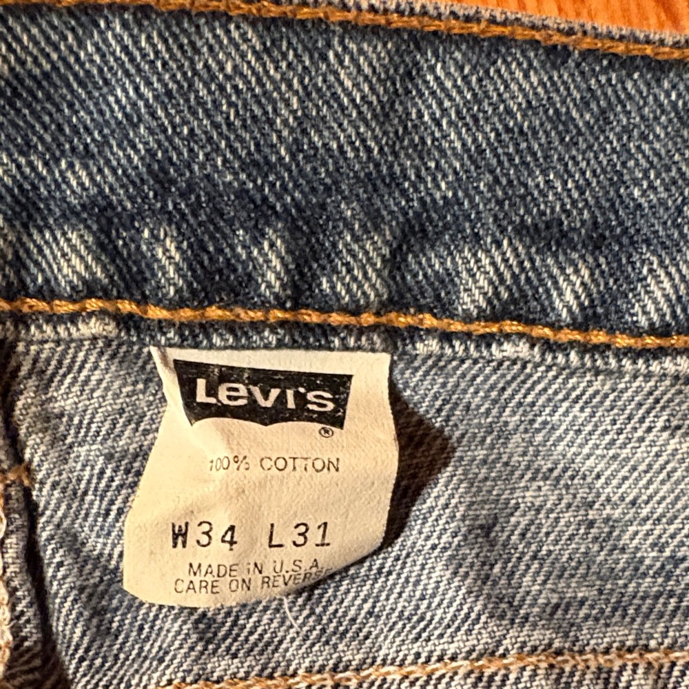 Levi's Classic Jeans - Picture 5 of 6
